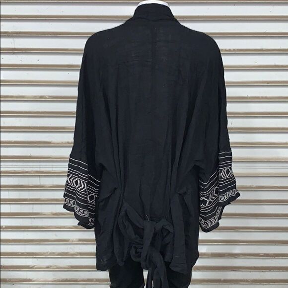 Long sleeve open front kimono with embroidery - Picture 7 of 7